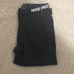 Nike cropped leggings